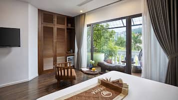 Suite Studio Junior, 1 très grand lit, bain à remous, vue montagne | Armoire