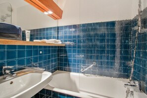 Towels, soap, shampoo - Residence Chantemerle - Maeva Selection - Studio 4 People (Saint-Chaffrey)