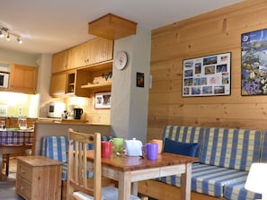 Dining - Central apartment, south balcony - 5 guests (Méribel)
