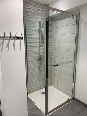 Hair dryer, towels, soap, shampoo - Apartment, Le Saint Simon rated 3 stars (Aix-les-Bains)