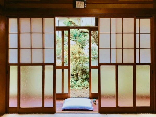 Japanese Style Room for 4 People | Free WiFi, bed sheets - Vanguard Backpackers - Hostel (Sagamihara)