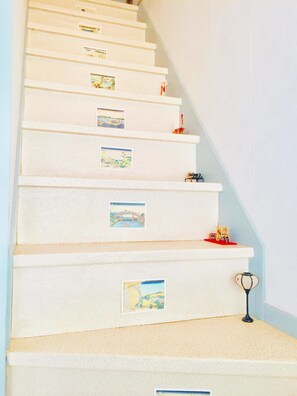 Shared Dormitory, Mixed Dorm | Staircase - Vanguard Backpackers - Hostel (Sagamihara)