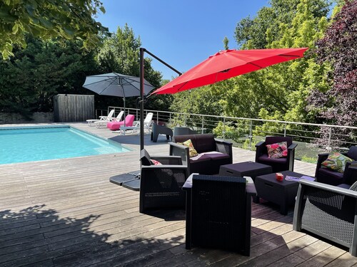 Jolie maison de caractère avec piscine chauffée dans l'Entre deux Mers 