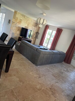 TV, DVD player - villa le luberon in provence (Mérindol)