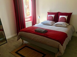 1 chambre, fer et planche à repasser, Wi-Fi, literie fournie