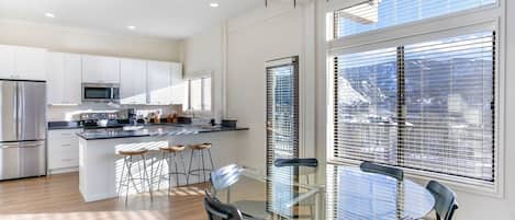 Townhome, 3 Bedrooms | In-room dining