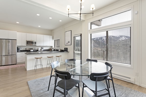 Townhome, 4 Bedrooms | Dining