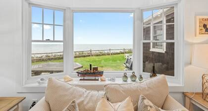 Completely Renovated Cottage Overlooking Nantucket Sound with Private Beach