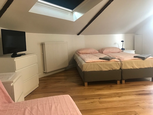 1 bedroom, iron/ironing board, free WiFi, bed sheets