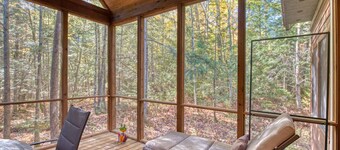 Woodland Chalet - Oppdatert hytte i hjertet av Bayfields villmark på Brickyard Creek