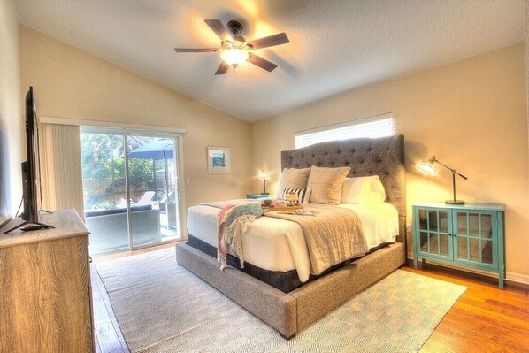 4 Schlafzimmer, Schreibtisch, Bügeleisen/Bügelbrett, Reisekinderbett