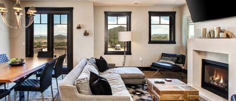 Televisor i llar de foc