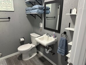 Toallas y papel de baño