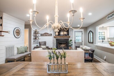 Cape Cod Farmhouse ~ @hgtvbnb ~ Charmingly Remodeled near Downtown Madison!