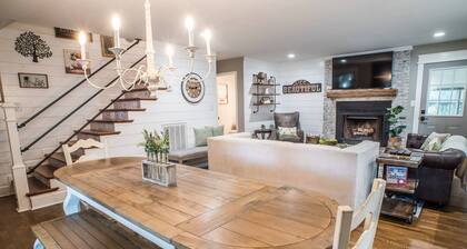 Cape Cod Farmhouse ~ @hgtvbnb ~ Charmingly Remodeled near Downtown Madison!