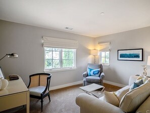 Televisión y chimenea 