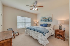 Room - Charming Aggieland getaway (College Station)