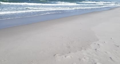 Seaside Heightsin rauhallinen rantapaikka merinäköalalla.