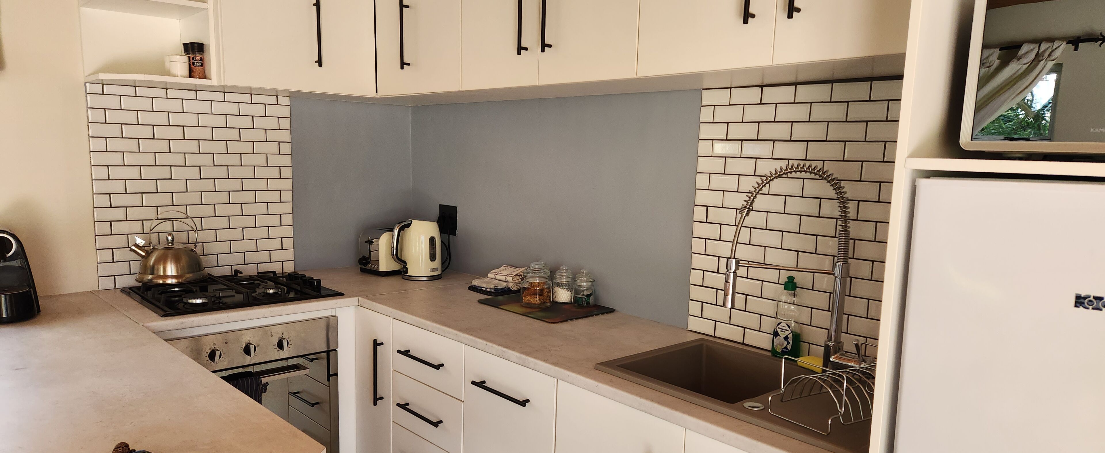 雪櫃、微波爐、焗爐、爐具