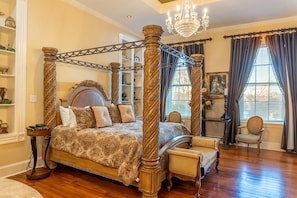 15 bedrooms, iron/ironing board, free WiFi, bed sheets