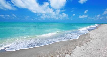 3BR Cottage with Private Pool & Spa, Steps to the Beach