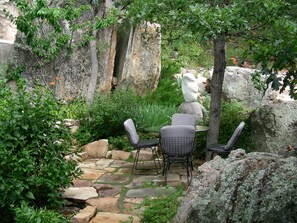Outdoor dining - Elegant modern art home with private terraced gardens,  Durango CO. (Durango)
