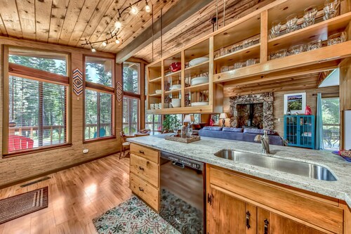 Normuk Mountaintop 2BR, 2BA -Pets OK