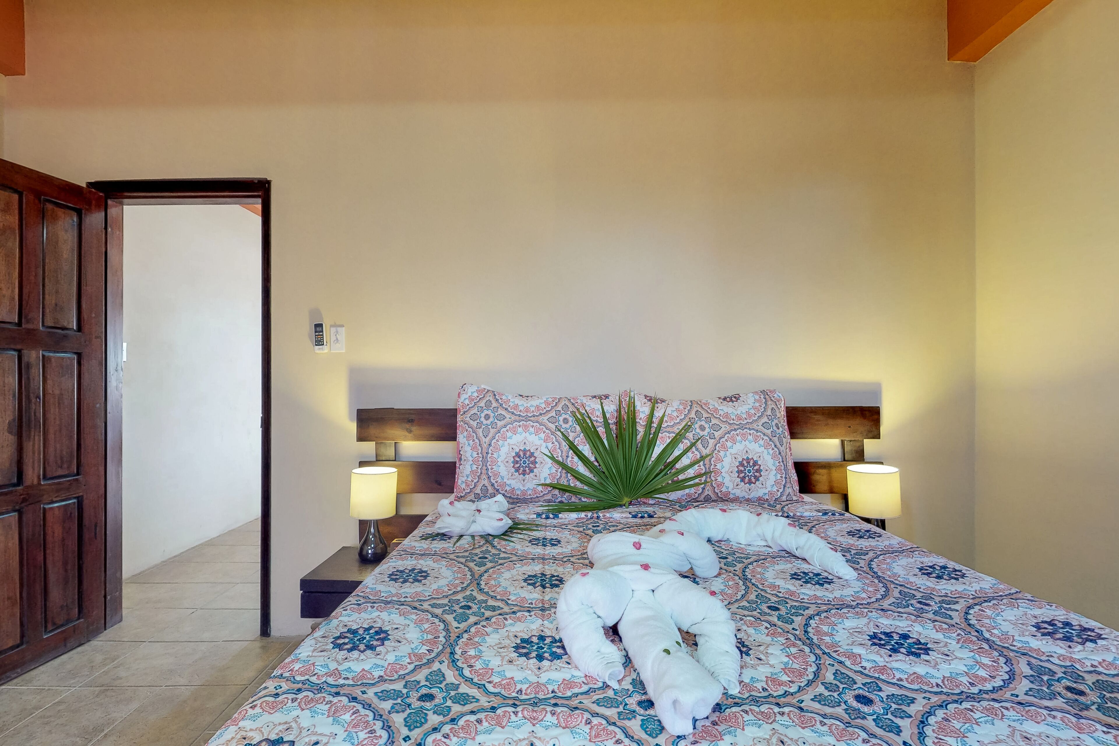 1 habitación, tabla de planchar con plancha, wifi y ropa de cama 