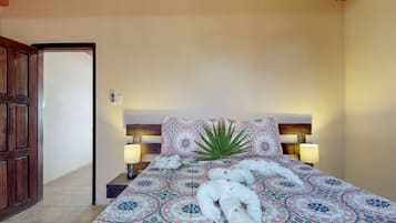 1 habitación, tabla de planchar con plancha, wifi y ropa de cama