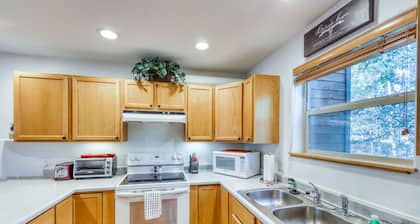 Maison de ville spacieuse avec cheminée, balcon privé et vue magnifique!