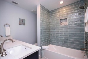 Bathroom - Colorful 4BR Captiva Village Retreat with Private Heated Pool (Captiva)