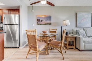 Flat-screen TV - Maui Banyan #H-407 Ocean View, Full A/C, Great Locations Near Kam Beach III (Kihei)