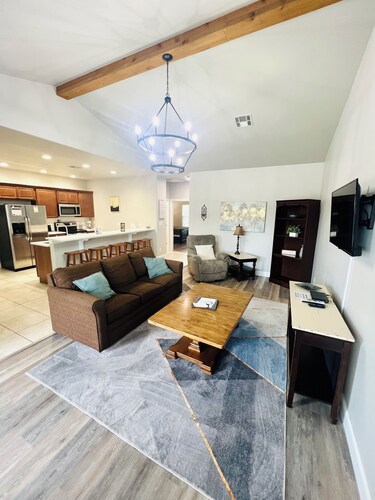 Lakefront Resort Townhome with Swimming Pool and Boat Slips On Site