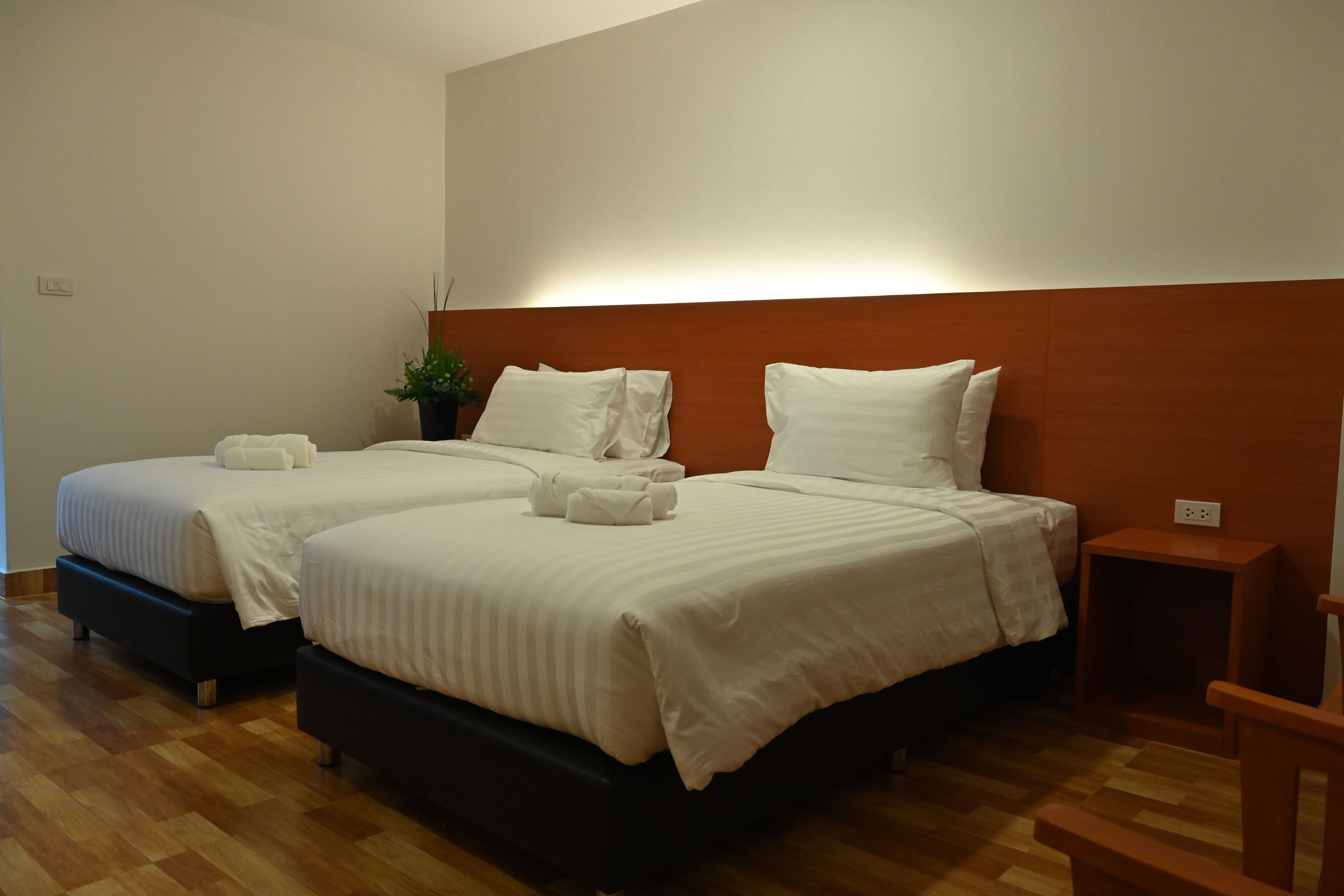 deluxe twin room | premium bedding, in-room safe, individually decorated, desk