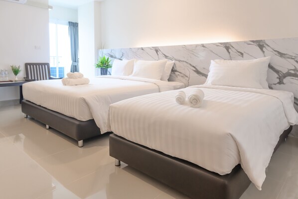 Premium bedding, in-room safe, individually decorated, desk - Donmueang Place Hotel (Bangkok)