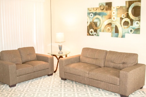 Charming 2BD Condo für Familien