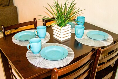 Charming 2BD Private Condo for Families/ 3 beds / washer and dryer in building 