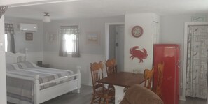 1 bedroom, iron/ironing board, WiFi - Island Time Cottage (Chincoteague)