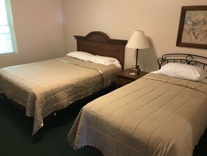 2 bedrooms, free WiFi, bed sheets