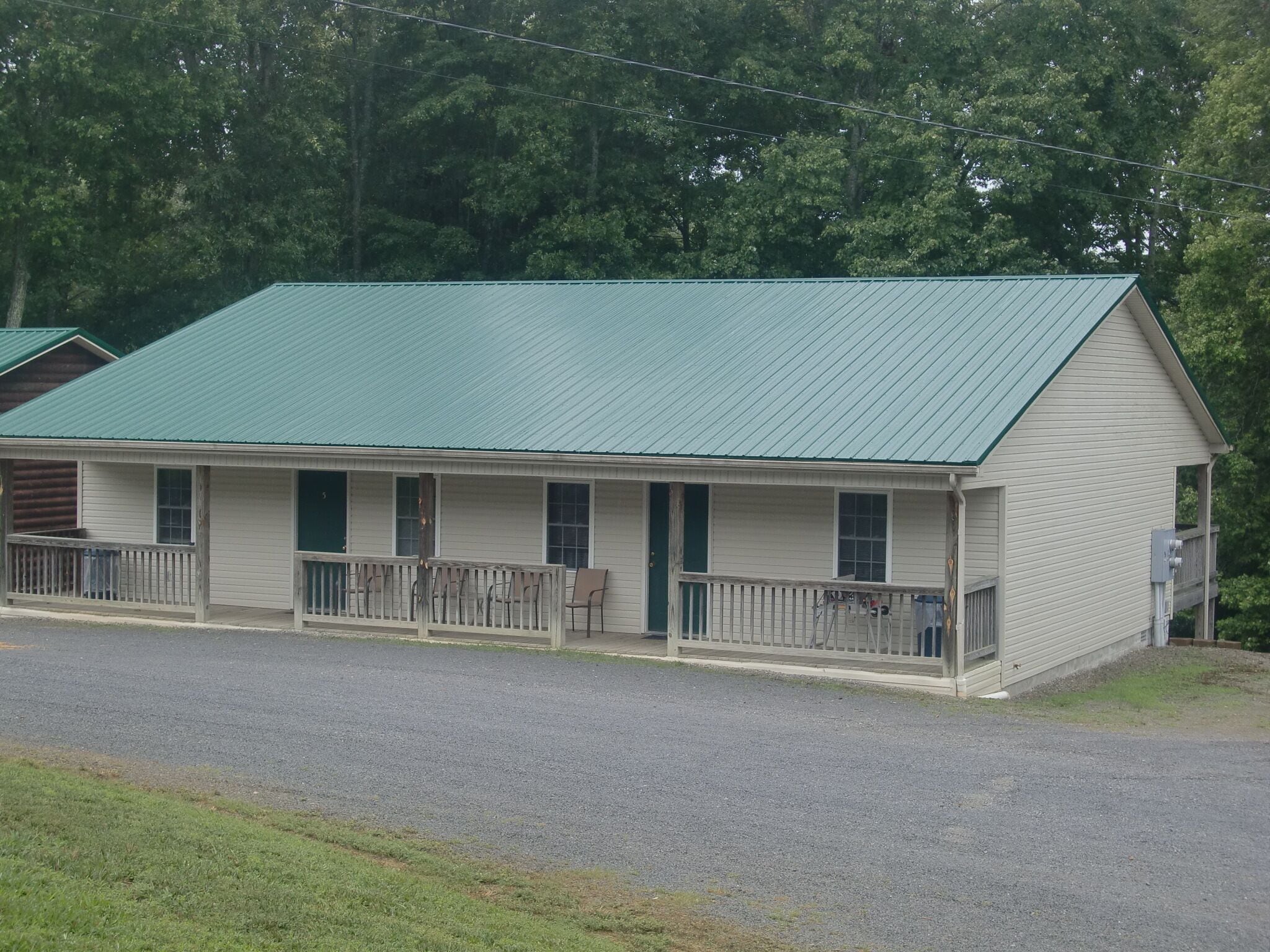 Two-Bedroom Cabin @ LakePointe Resort - no cleaning fees!