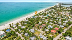 Unclassified image, 2 of 31, button - Modern 2-Bedroom Retreat Steps from Captiva Beach (Captiva)