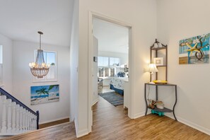 Interior - Pete's Blue Heaven: Steps to beach w/heated pool (Anna Maria)