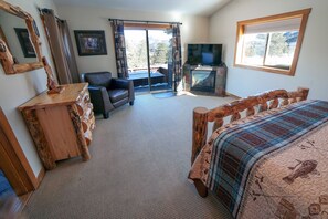 3 bedrooms, iron/ironing board, free Internet, bed sheets