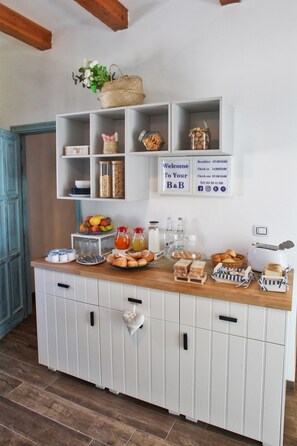 Tägliches inbegriffenes Frühstücksbuffet