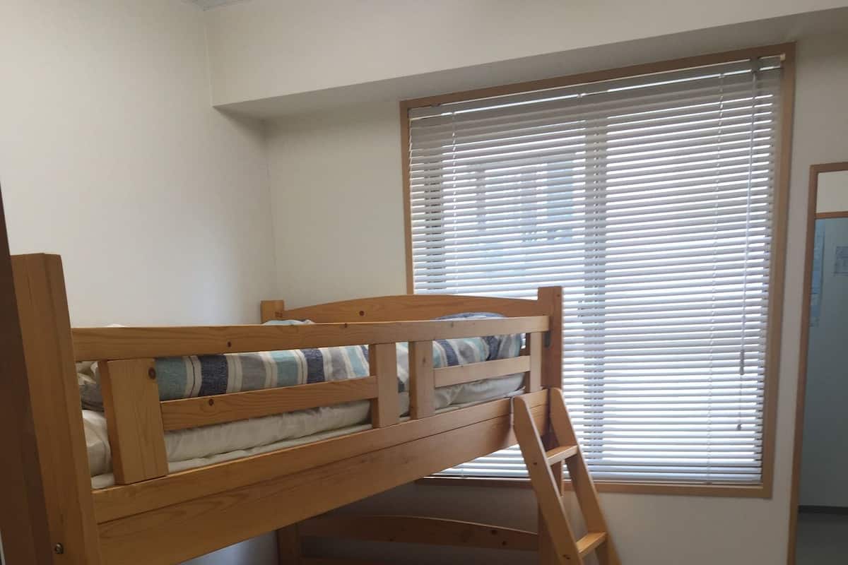 Bunk Bed Room Non Smoking Check-in 12-7pm Must contact arrival time