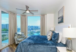 3 bedrooms, iron/ironing board, free WiFi, bed sheets - Hardwood floors & private balcony overlooking lagoon pool! (Destin)