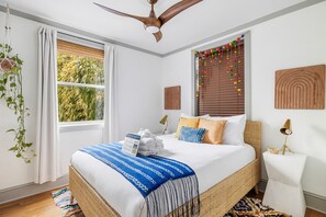 2 bedrooms, iron/ironing board, free internet