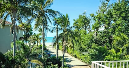 Luxury 5BR Gulf-View Home with Private Pool, Spa & High-Tech Entertainment