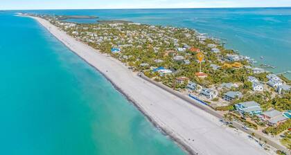 Luxury 5BR Gulf-View Home with Private Pool, Spa & High-Tech Entertainment