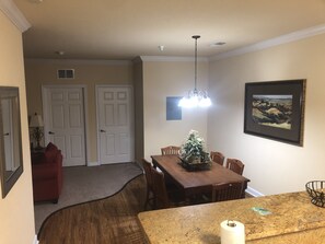 Dining - 2 Bedroom full furnishing villa first floor near Disney World,Lego Land. (Davenport)